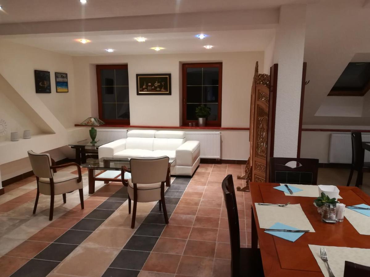 Hotel Na Kafkove Острава Экстерьер фото